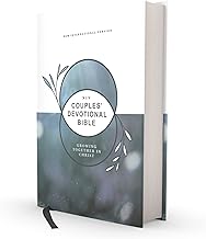 NIV, COUPLES' DEVOTIONAL BIBLE (BUILD A BIBLICAL FOUNDATION FOR YOUR MARRIAGE)