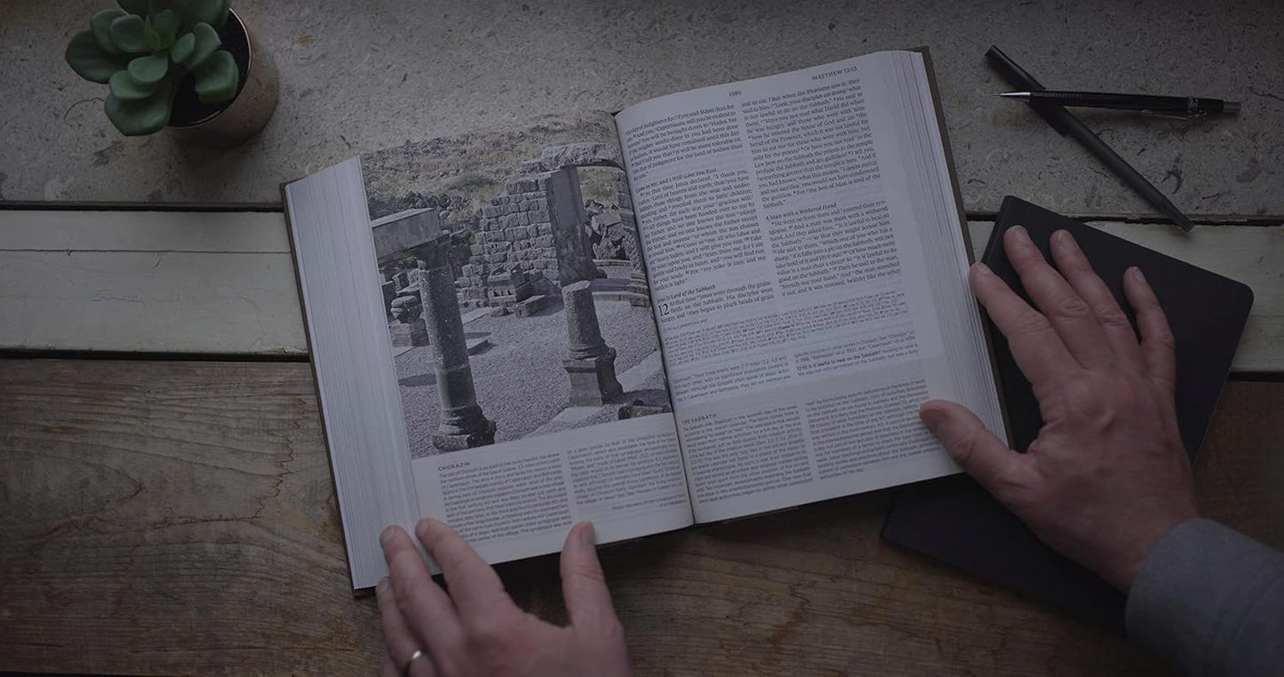 ESV ARCHAEOLOGY STUDY BIBLE HC