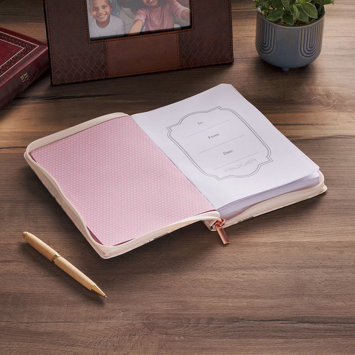 CAG JL875 JOURNAL  CLASSIC  ZIP  PINK  STRENGTH  & DIGNITY PROV. 31:25